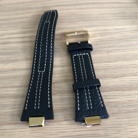 Black Bulova Leather Watch Strap - Picture 1 of 3